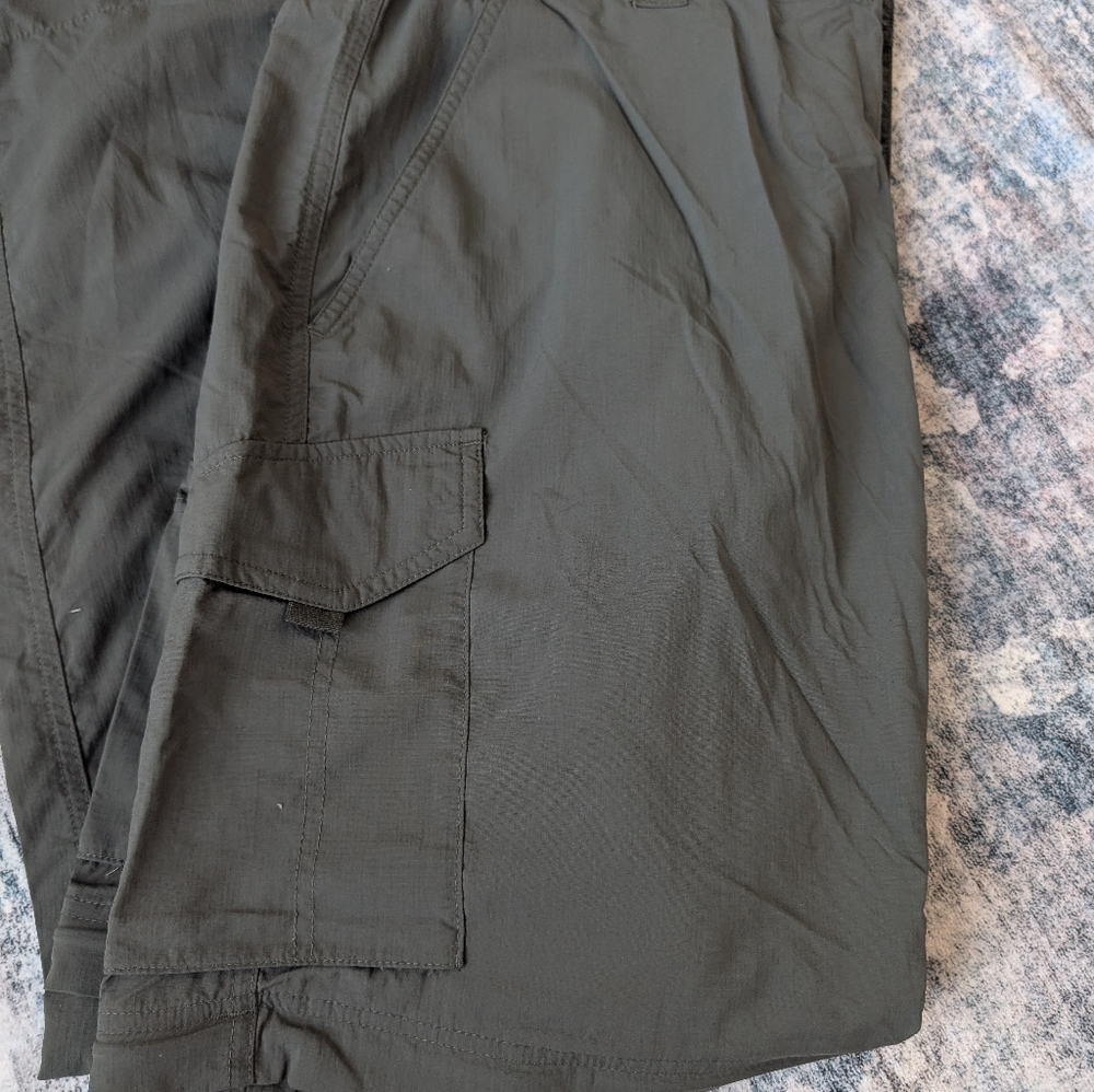 EUC Columbia Men's Silver Ridge Convertible Pants Green Gravel Size 36x30 - Picture 2 of 10